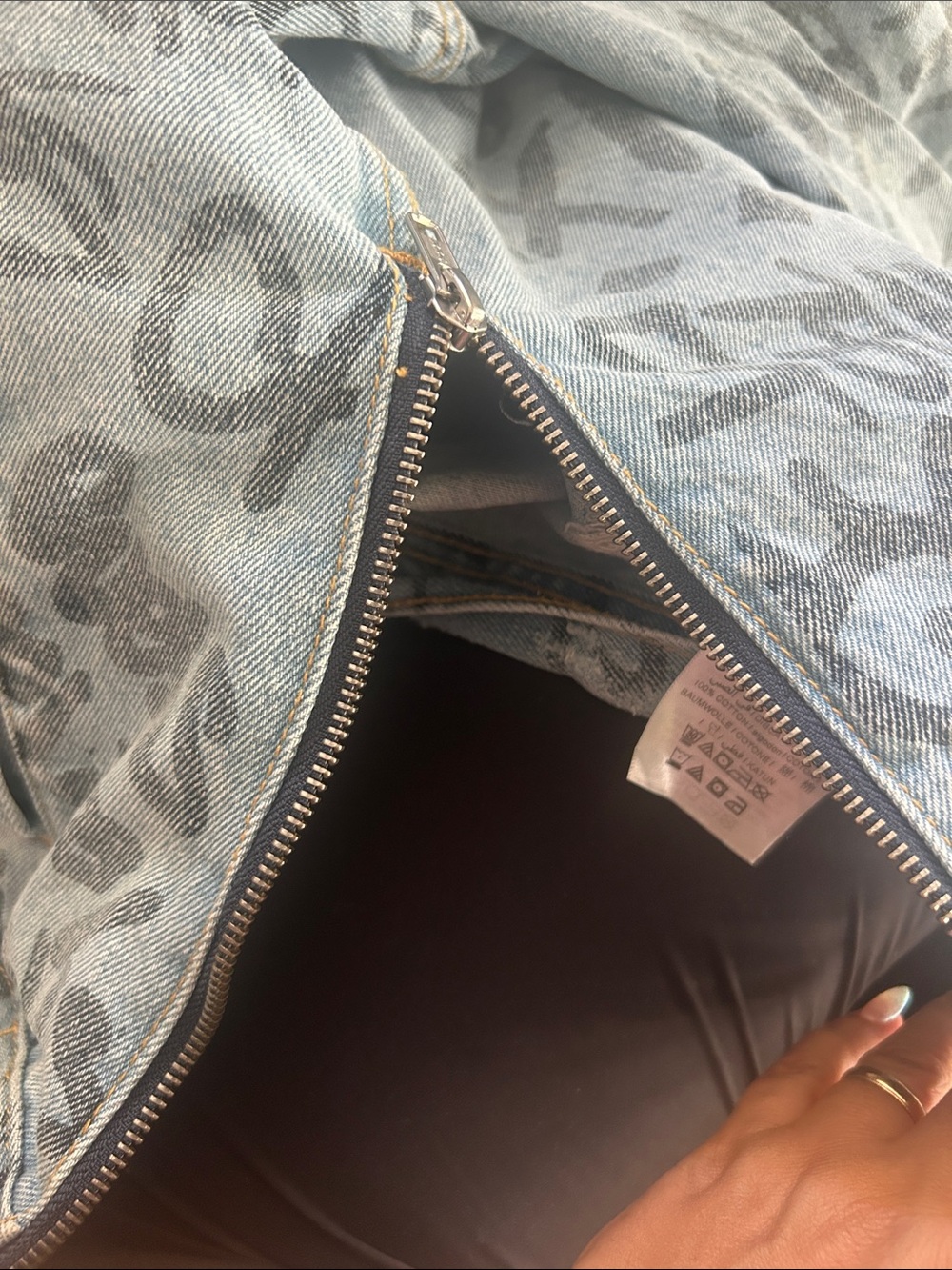 Guess Vintage Men’s Light Blue All Over Graffiti Oversized Denim Jacket Sz XXL - Picture 14 of 15